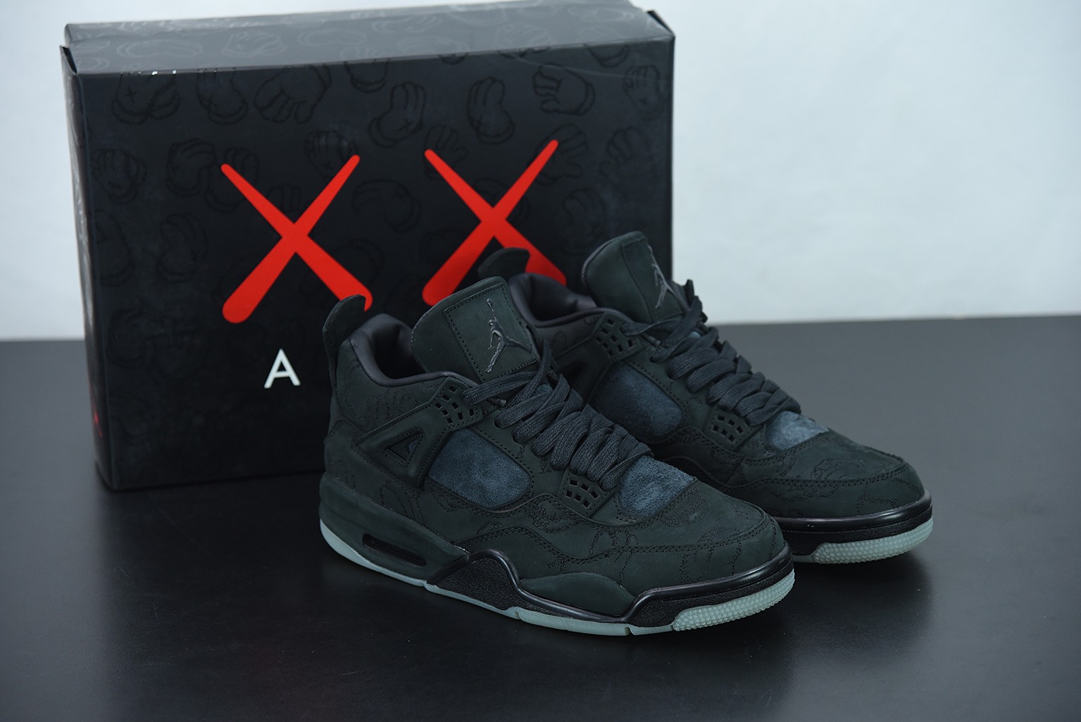 KAWS x Air Jordan 4 Black AJ4 黑麂皮限量联名 夜光水晶中帮男士运动鞋930155-001