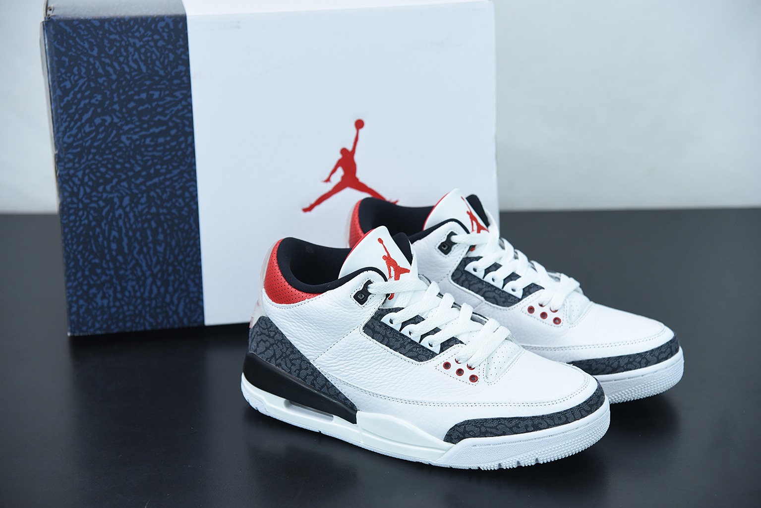 Air Jordan 3 SE DNM“Fire Red”AJ3 乔3火焰红 牛仔拼色运动鞋中帮篮球鞋