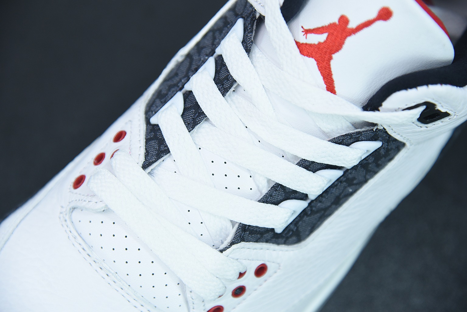 Air Jordan 3 SE DNM“Fire Red”AJ3 乔3火焰红 牛仔拼色运动鞋中帮篮球鞋
