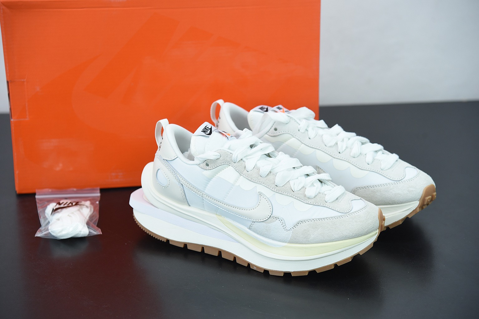 Sacai X NK regasus vaporrly SP 华夫三代3.0走秀运动跑鞋 货号:DD1875-100