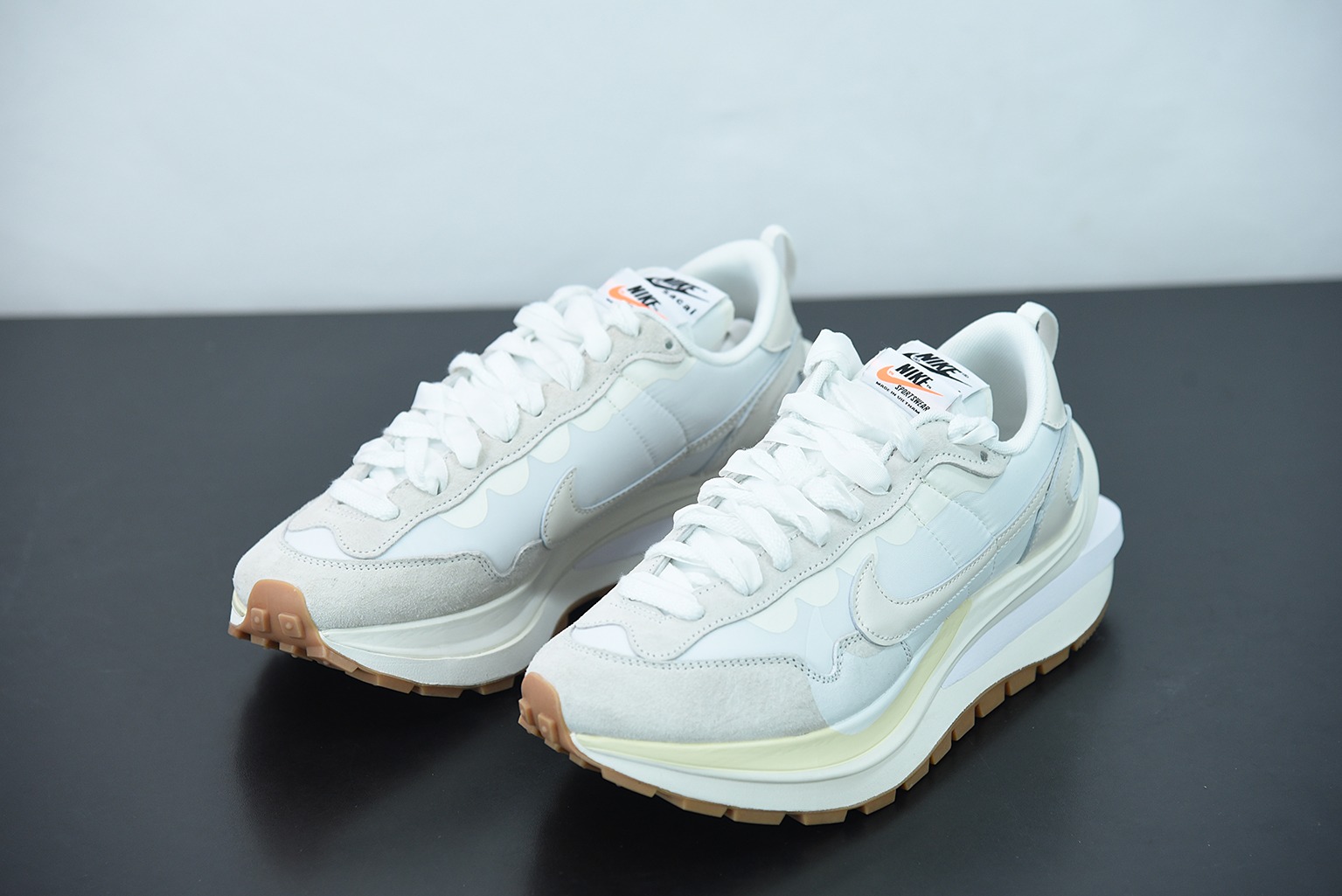 Sacai X NK regasus vaporrly SP 华夫三代3.0走秀运动跑鞋 货号:DD1875-100
