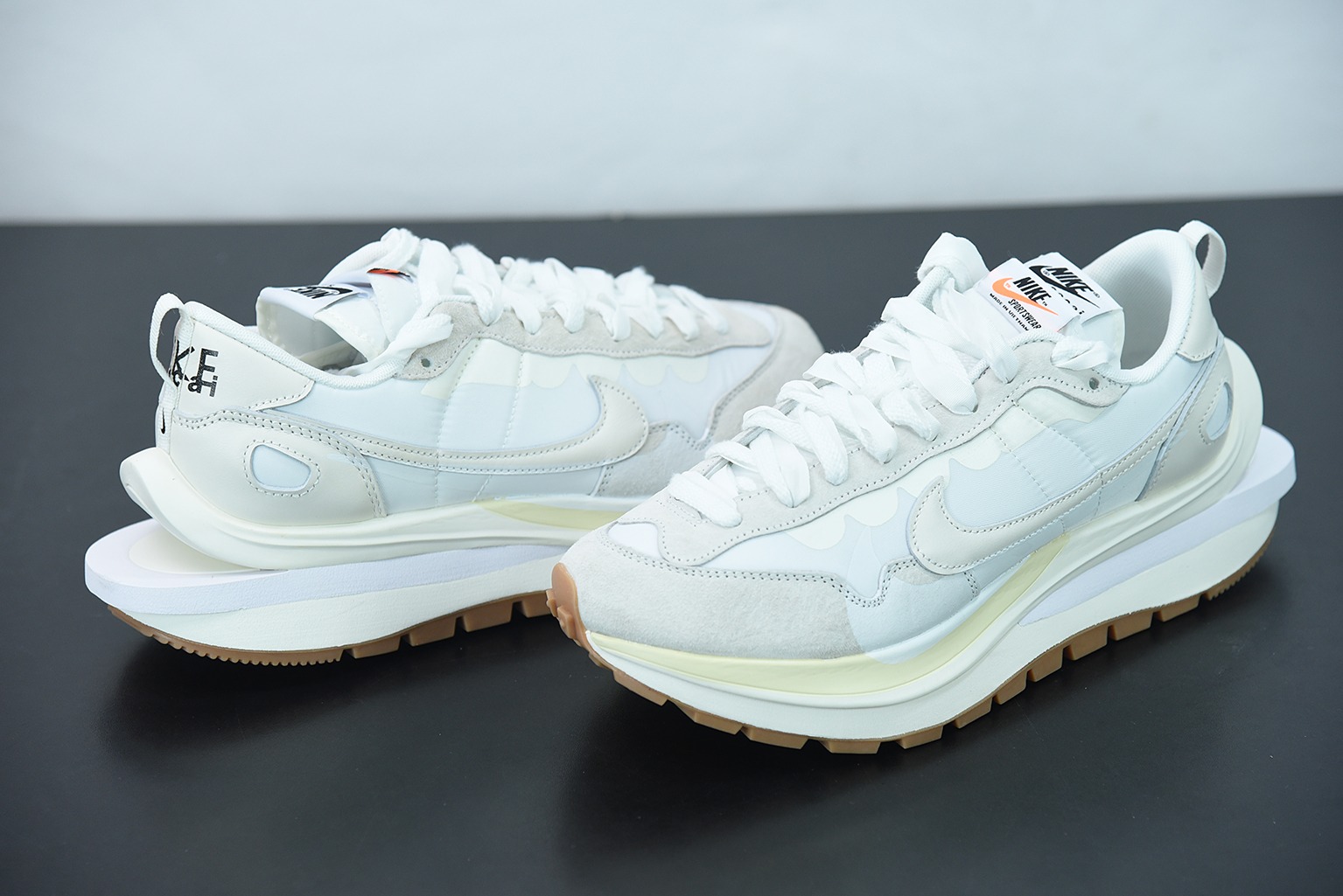 Sacai X NK regasus vaporrly SP 华夫三代3.0走秀运动跑鞋 货号:DD1875-100