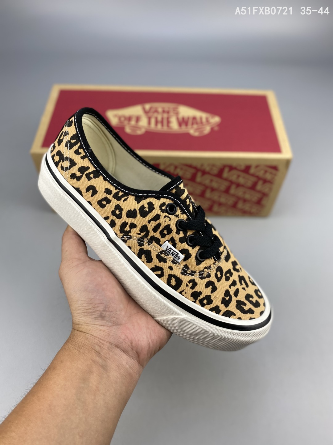 全新豹纹安纳海姆系列范斯/Vans Authentic 44 DX 安纳海姆低帮豹纹男鞋女鞋板鞋更改了最初的单调，强加黑色包边使得整体更加合适舒适！！  真标真硫化，原厂DT钢印+楦头货号:VN0A54F29GI #A51FXB0721 尺码：35 36 36.5 37 38 38.5 39 40  40.5 41 42 42.5 43 44_莆鞋网_莆田 