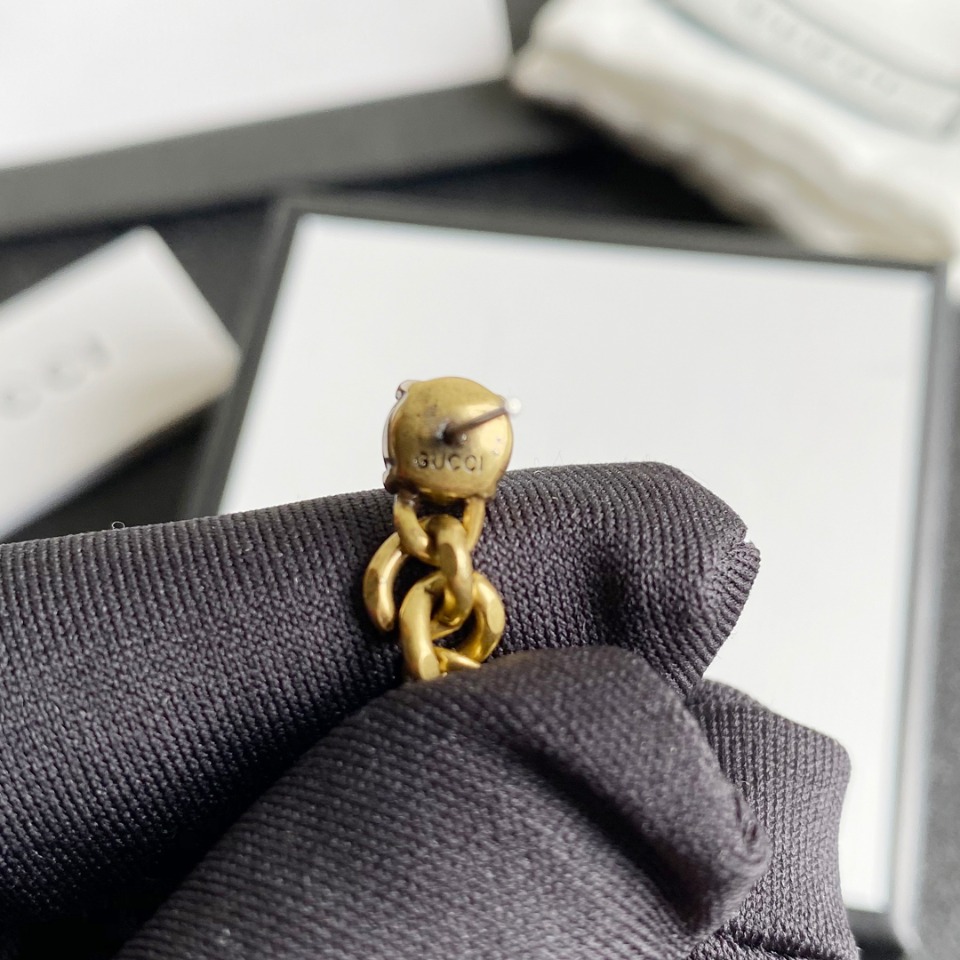 Gucci Jackie 1961 Hobo Inspired Earrings: Pistol & Cylinder Motif 14 o 1fb93uk5611gha0uks41bhf10fvq