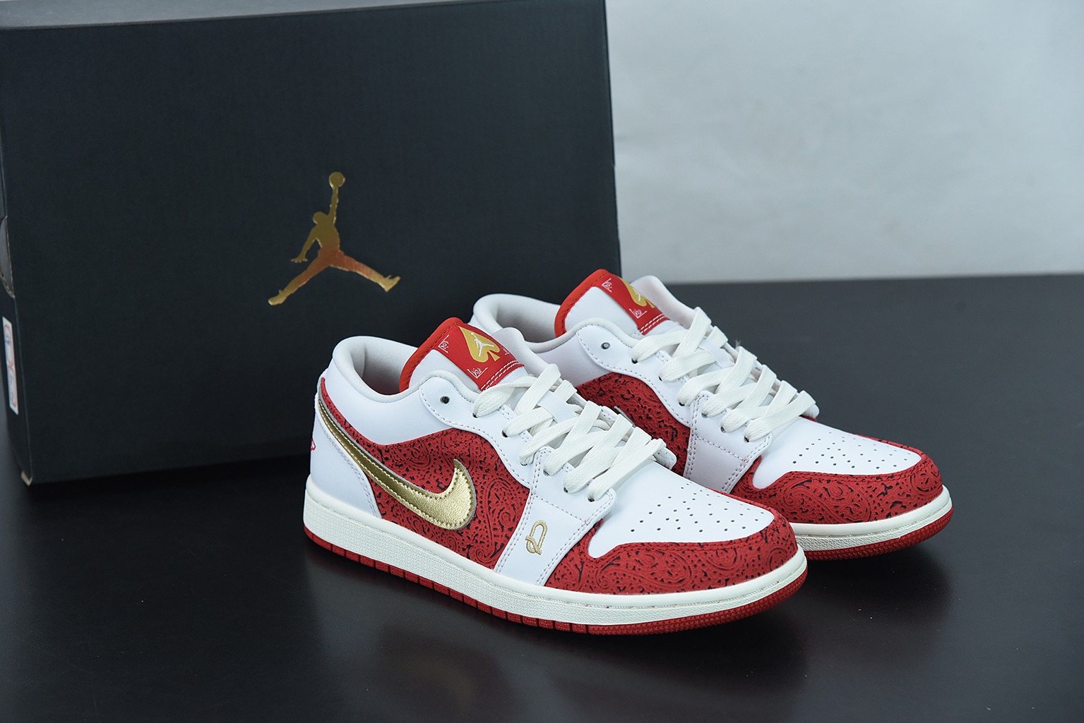 Air Jordan 1 Low AJ1白红金扑克 低帮篮球鞋 货号：DJ5185-100