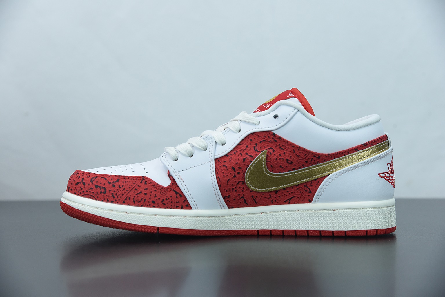 Air Jordan 1 Low AJ1白红金扑克 低帮篮球鞋 货号：DJ5185-100