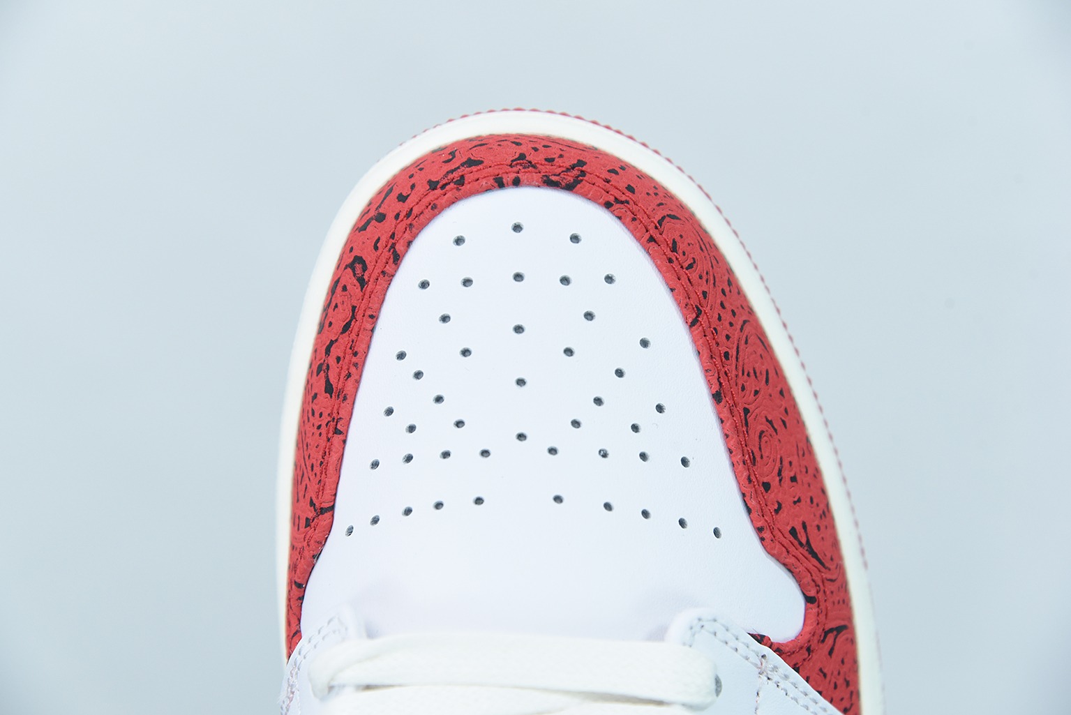 Air Jordan 1 Low AJ1白红金扑克 低帮篮球鞋 货号：DJ5185-100