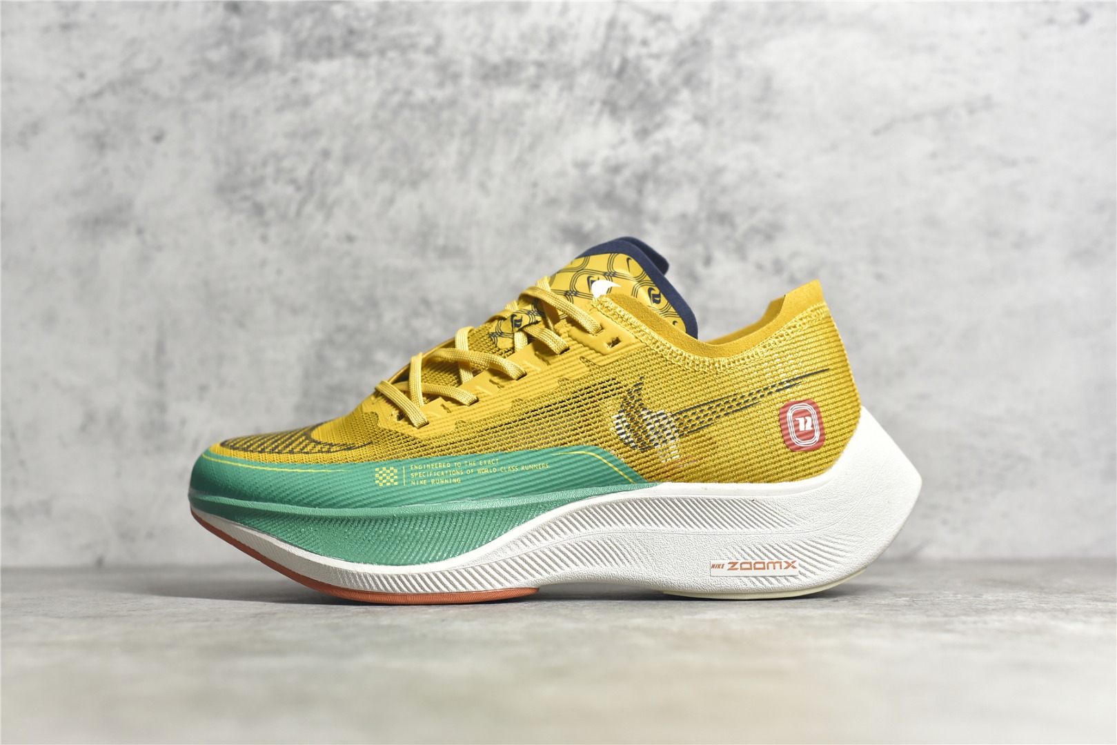 #公司级别 马拉松2代 NK ZoomX Vaporfly NEXT% 最强跑鞋 这款新一代最强跑鞋在鞋面和鞋底都进行了全方位升级。鞋面使用了全新 Vaporweave 科技，这种类似蝉翼的材质相比 Flyknit 更加轻薄透气，更重要的是避免了鞋面吸收汗水和雨水，中底方面，除了延续全掌铲型碳板，中底 ZoomX 泡棉增容 15% 之多，形态上与 Vaporfly Elite 更为相似，但重量并没有增加 尺码：36 36.5 37.5 38 38.5 39 40 40.5 41 42 42.5 43 44 45-选品中心