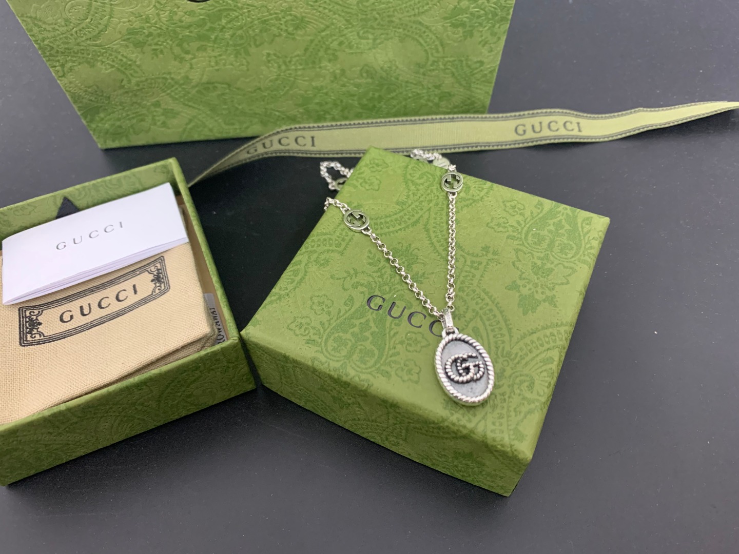 NO:379866,Arrival gucci Gucci double G twisted pattern made of old oval necklace Length 60CM Number E0545713, jewelry quality, gucci, gucci, necklace19860909到货 gucci 古驰 双G扭纹做旧椭圆项链 长度60CM 编号E0545713,饰品精品,gucci,gucci,necklace,Jewelry