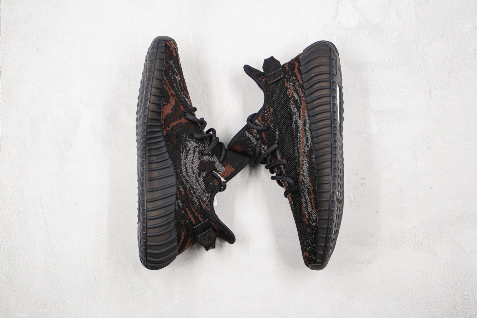 椰子350 V2 黑色 暴龙兽 三色迷彩 YEEZY BOOST 350 V2 运动鞋