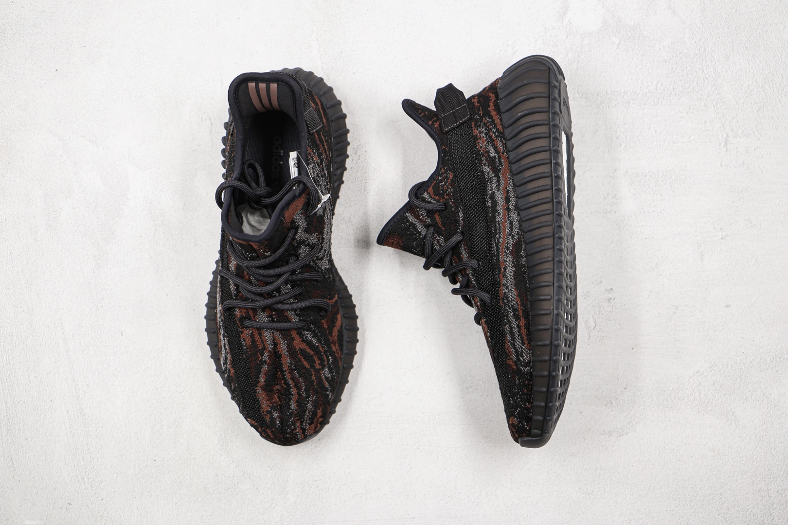 椰子350 V2 黑色 暴龙兽 三色迷彩 YEEZY BOOST 350 V2 运动鞋