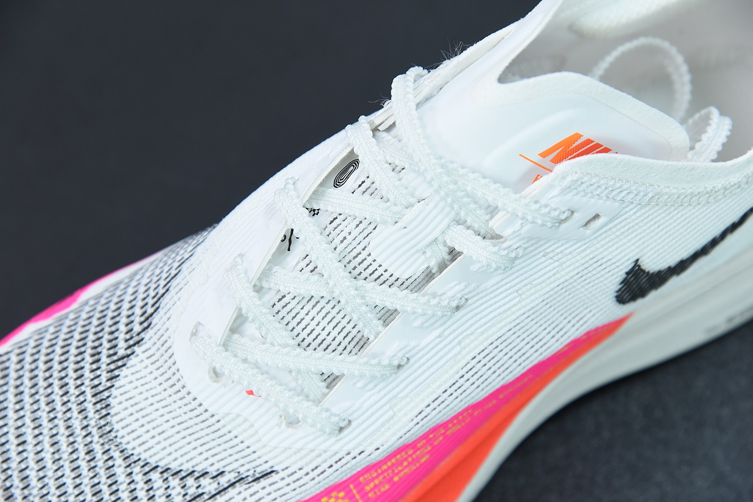 Nk ZoomX Vaporfly NEXT％ 2 马拉松针织面透气运动跑鞋 白粉 货号：DJ5457-100