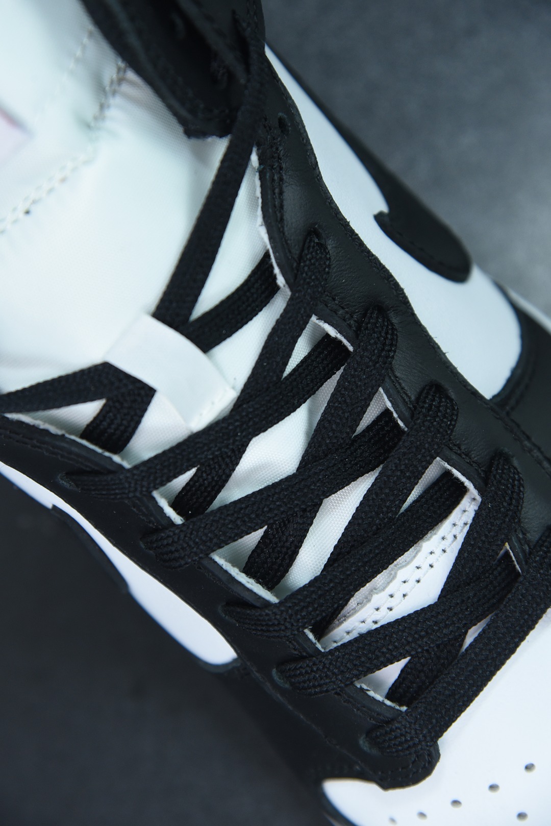 SB Zoom Dunk HIGH PRO 扣篮系列复古高帮休闲运动滑板板鞋 货号: DD1869 103
