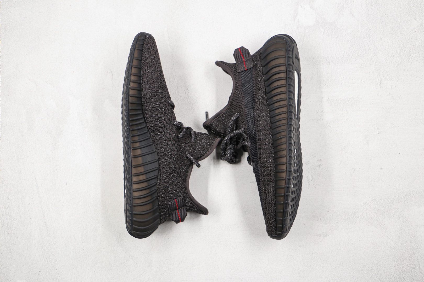 椰子 350 V2 巴斯夫 Yeezy Boost 350 V2 黑满天星运动鞋