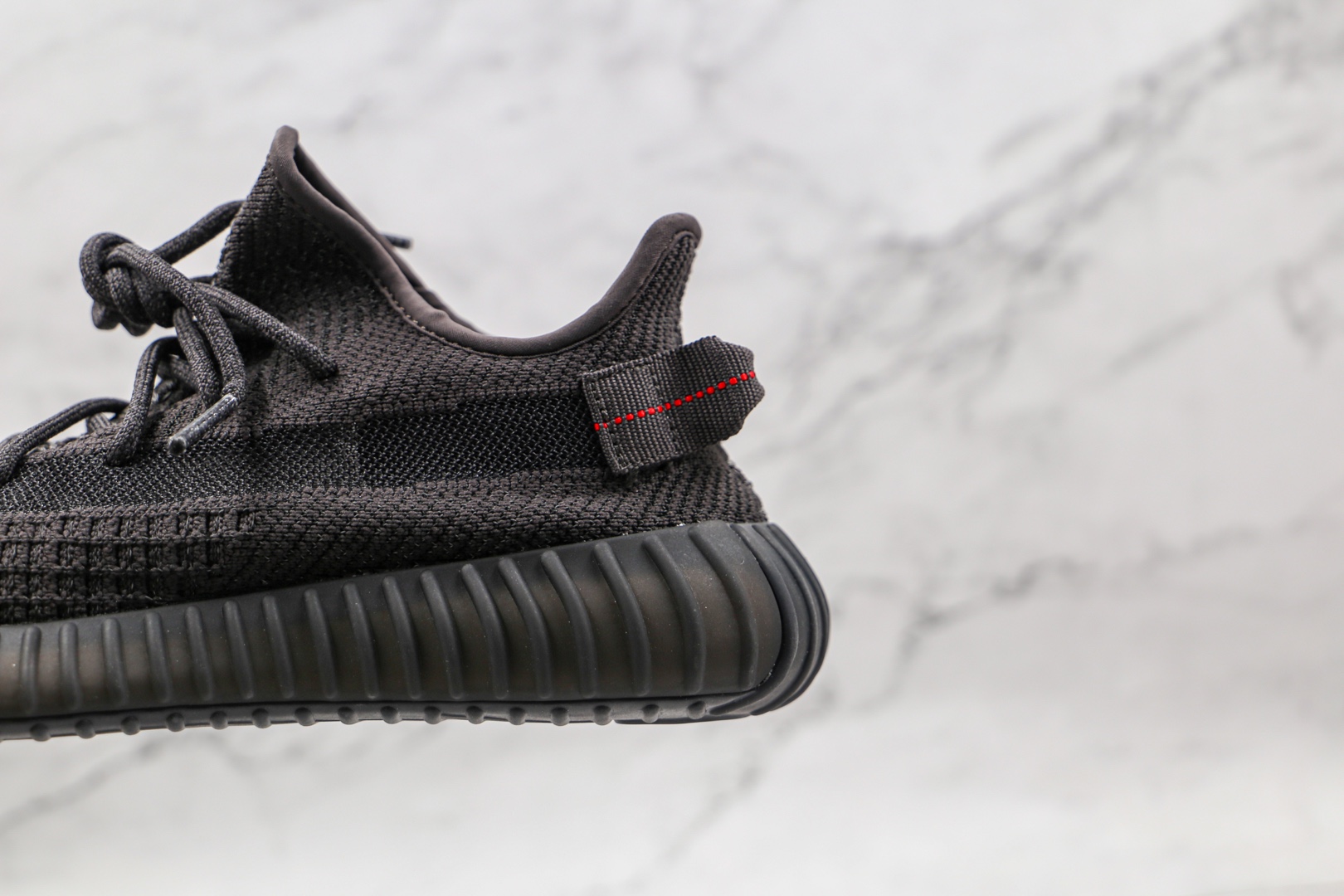 椰子 350 V2 巴斯夫 Yeezy Boost 350 V2 黑满天星运动鞋