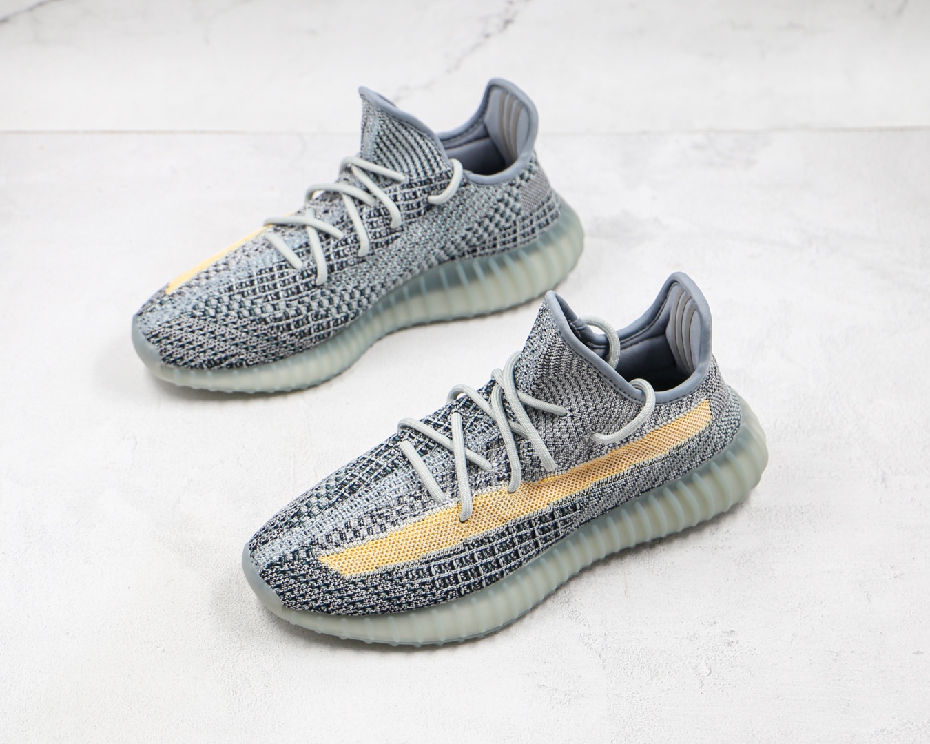 椰子 350 V2 巴斯夫 Yeezy Boost 350 V2 信风蓝运动鞋 水洗丹宁