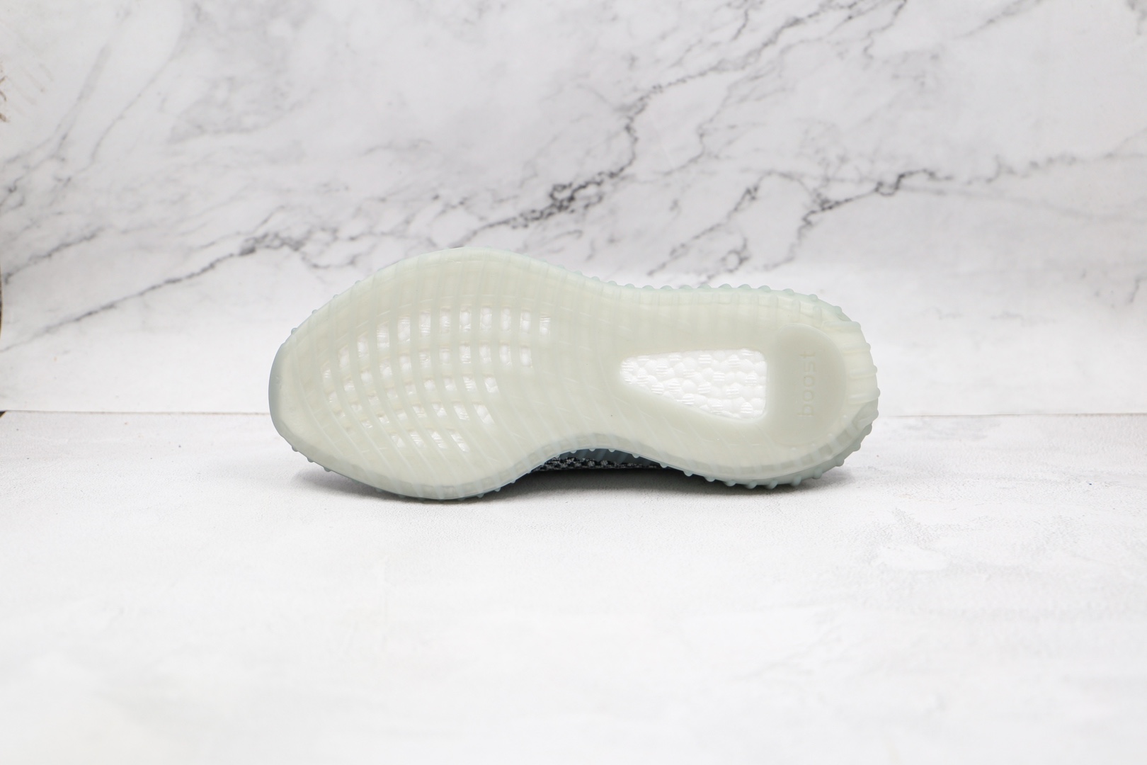 椰子 350 V2 巴斯夫 Yeezy Boost 350 V2 信风蓝运动鞋 水洗丹宁