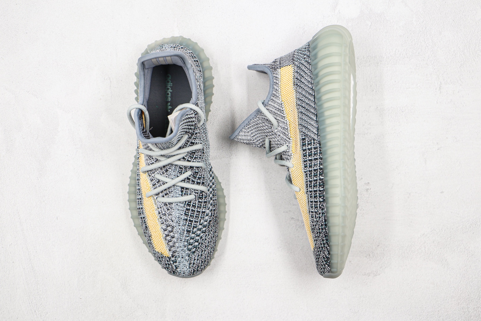 椰子 350 V2 巴斯夫 Yeezy Boost 350 V2 信风蓝运动鞋 水洗丹宁