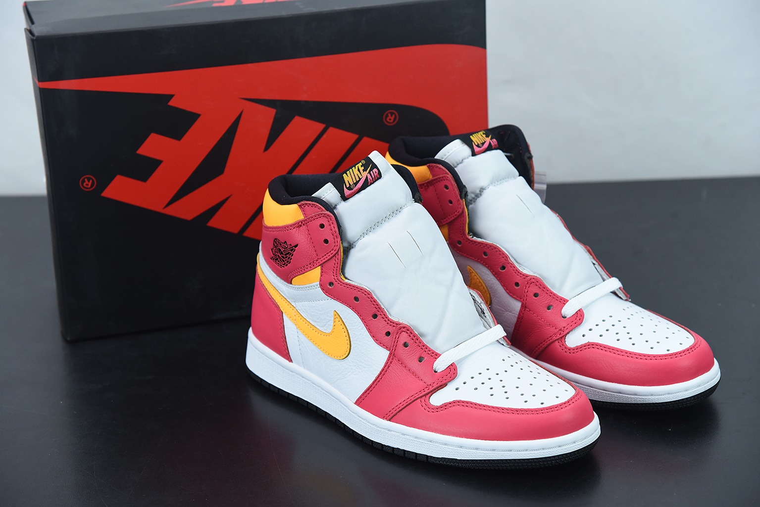 Air Jordan 1 Retro Hi OG " Light Fusion Red " AJ1乔1 白黄粉 高帮文化篮球鞋 555088-603