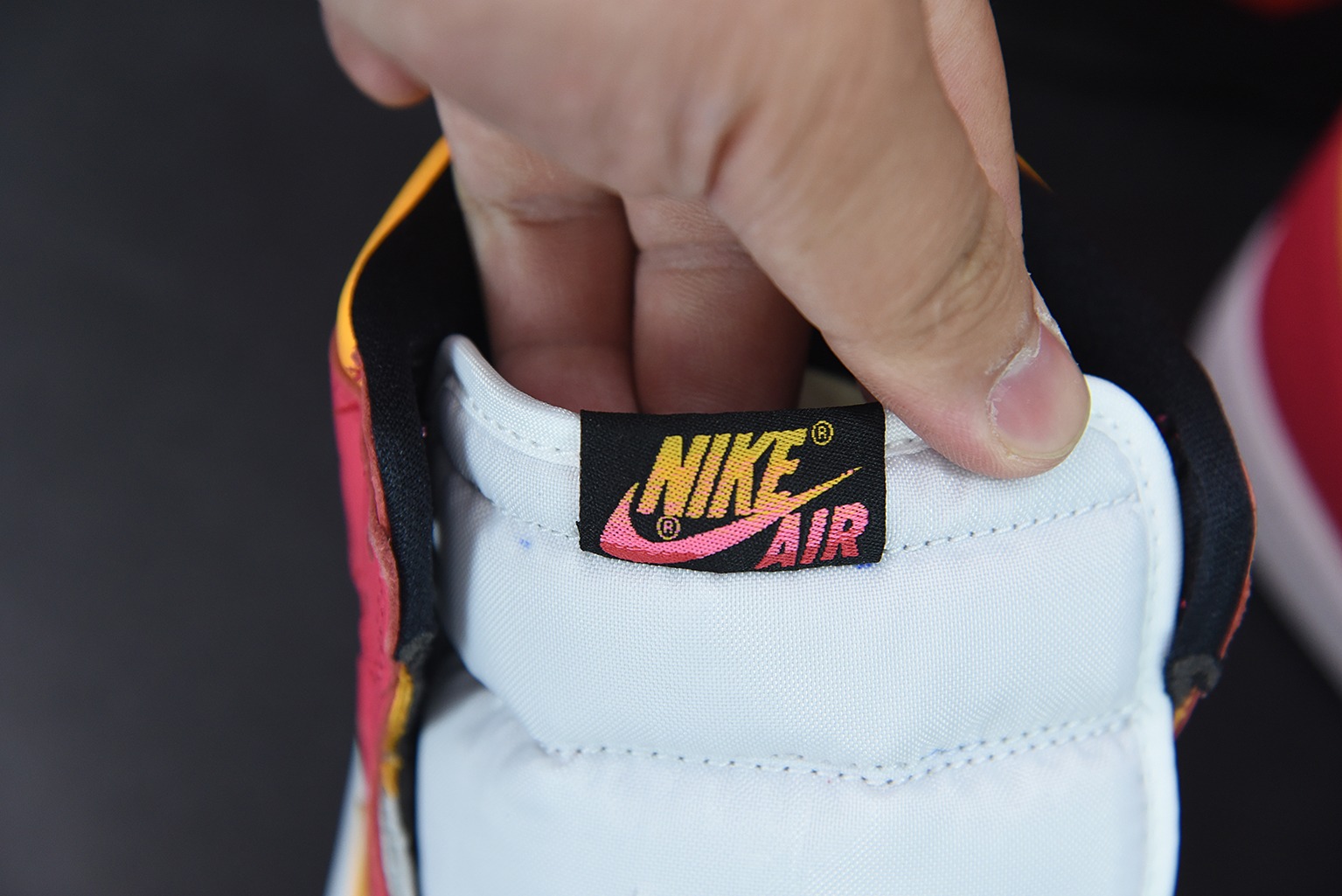 Air Jordan 1 Retro Hi OG " Light Fusion Red " AJ1乔1 白黄粉 高帮文化篮球鞋 555088-603
