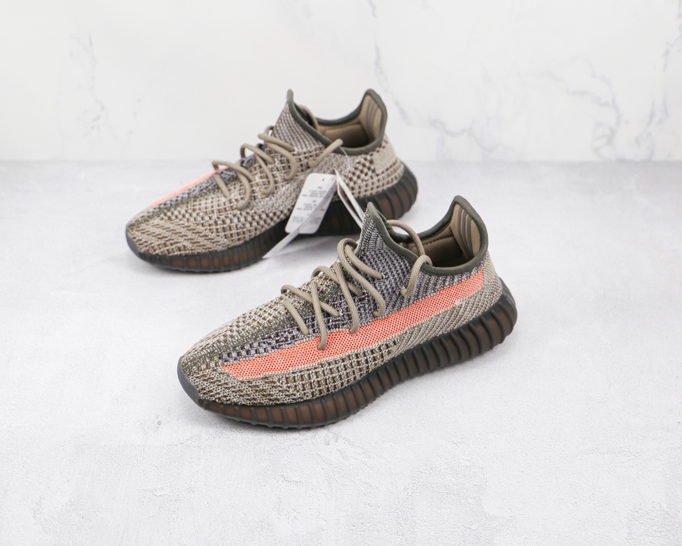 椰子 350 V2 巴斯夫 Yeezy Boost 350 V2 灰红 兵马俑运动鞋货号:GW0089