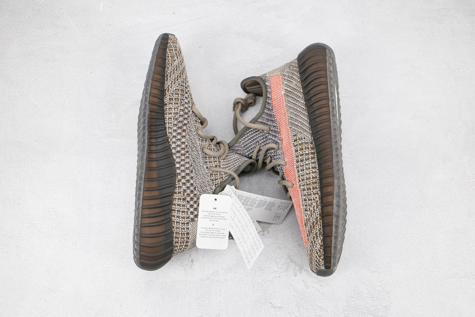 椰子 350 V2 巴斯夫 Yeezy Boost 350 V2 灰红 兵马俑运动鞋货号:GW0089