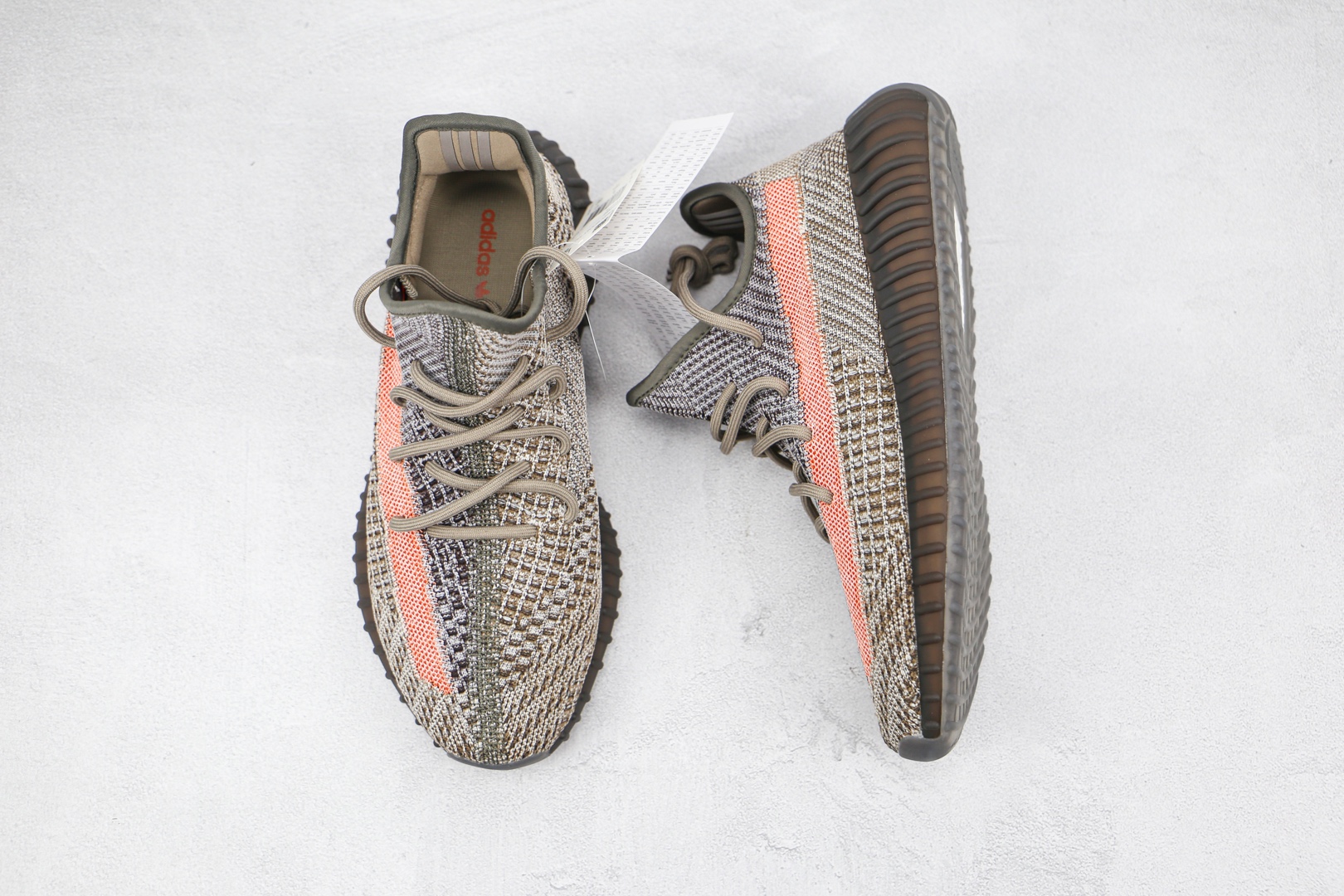 椰子 350 V2 巴斯夫 Yeezy Boost 350 V2 灰红 兵马俑运动鞋货号:GW0089