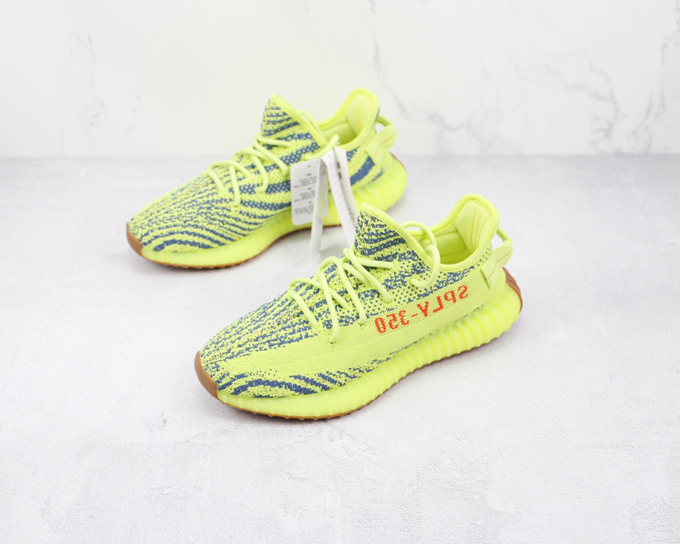 椰子 350 V2 巴斯夫 Yeezy Boost 350 V2 黄斑马运动鞋货号:B37572