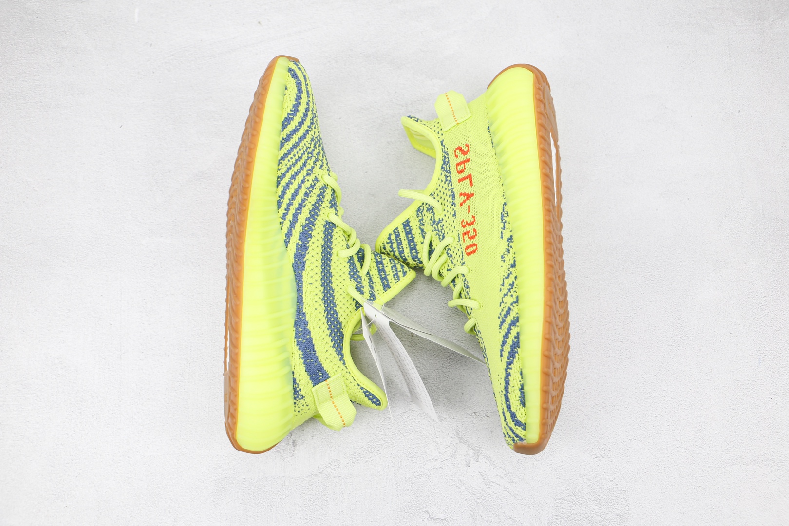 椰子 350 V2 巴斯夫 Yeezy Boost 350 V2 黄斑马运动鞋货号:B37572