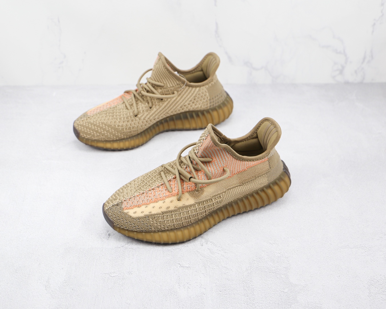 椰子 350 V2 巴斯夫 Yeezy Boost 350 V2 野鸡红运动鞋货号：FZ5240