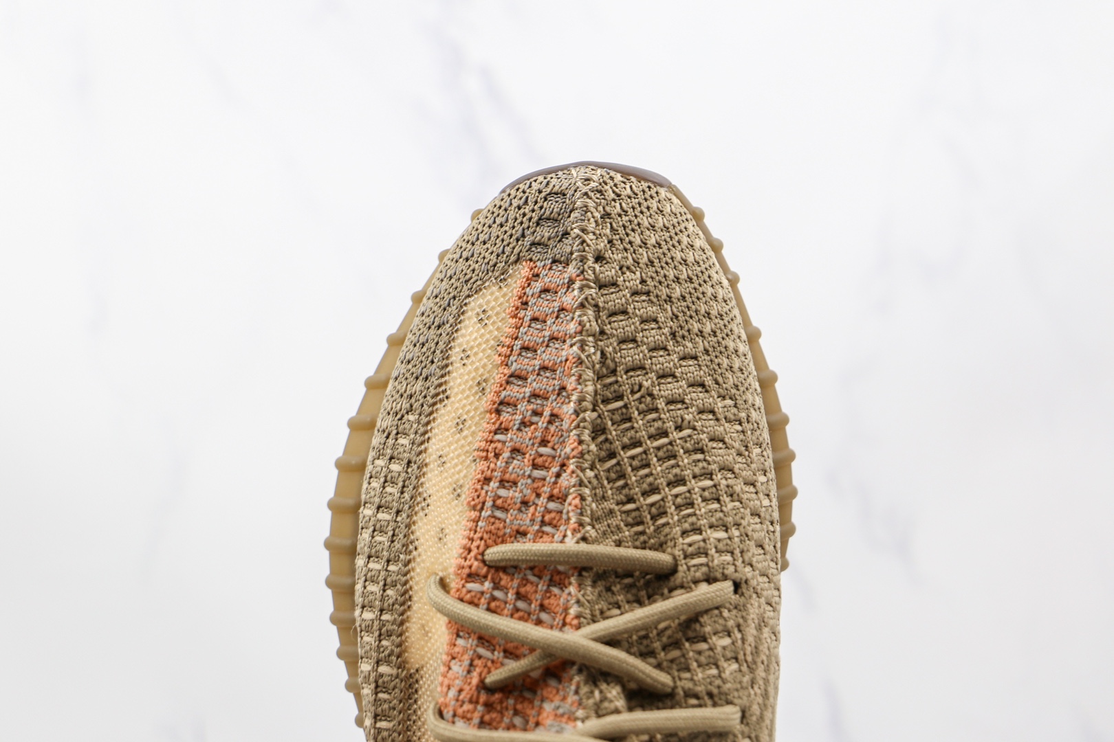 椰子 350 V2 巴斯夫 Yeezy Boost 350 V2 野鸡红运动鞋货号：FZ5240