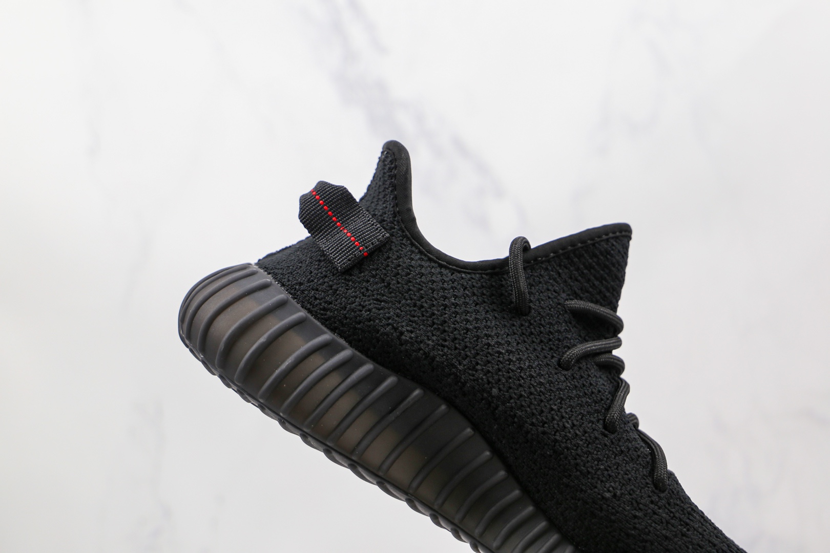 椰子 350 V2 巴斯夫 Yeezy Boost 350 V2 黑红字运动鞋货号:CP9652