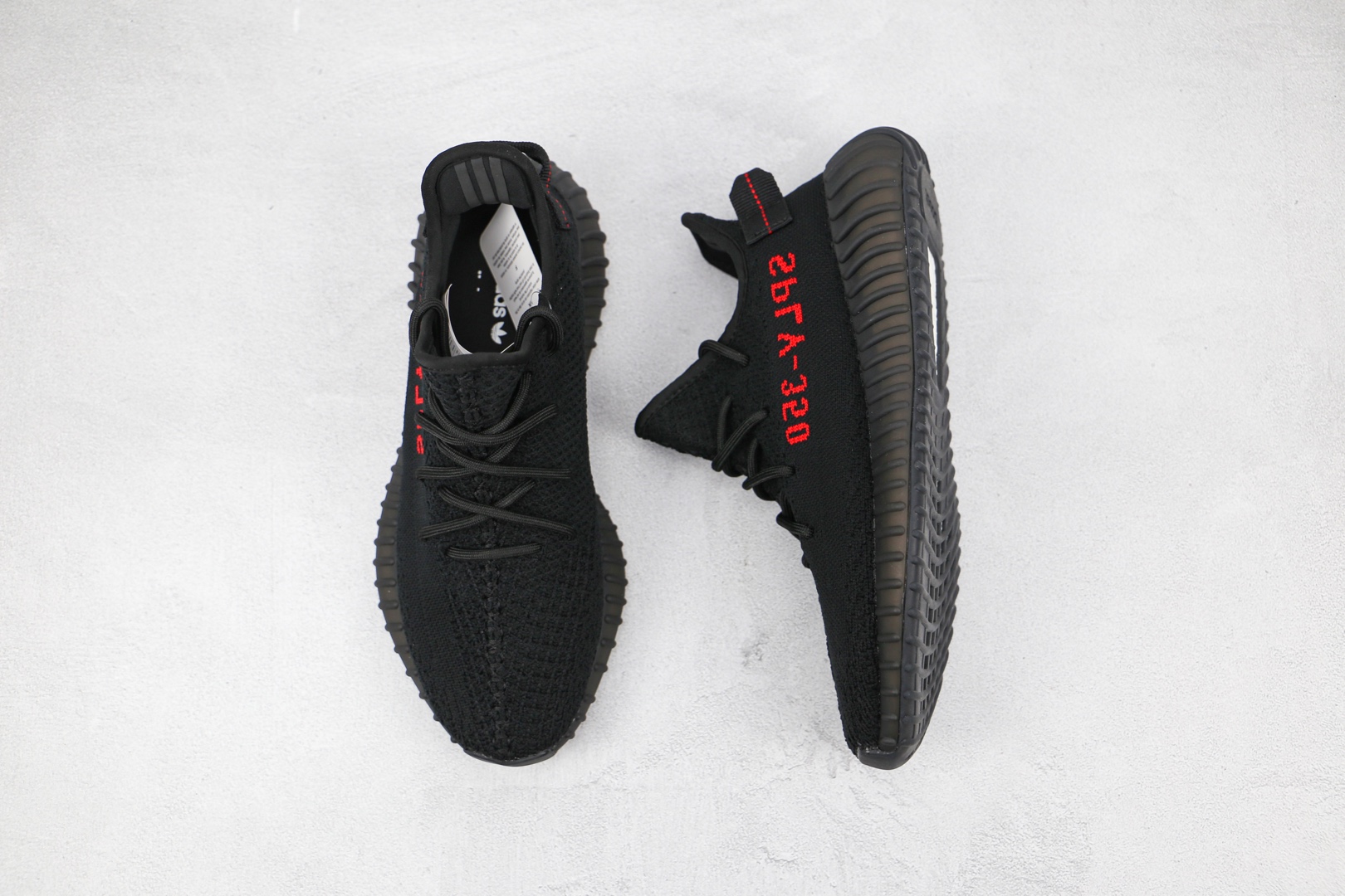 椰子 350 V2 巴斯夫 Yeezy Boost 350 V2 黑红字运动鞋货号:CP9652