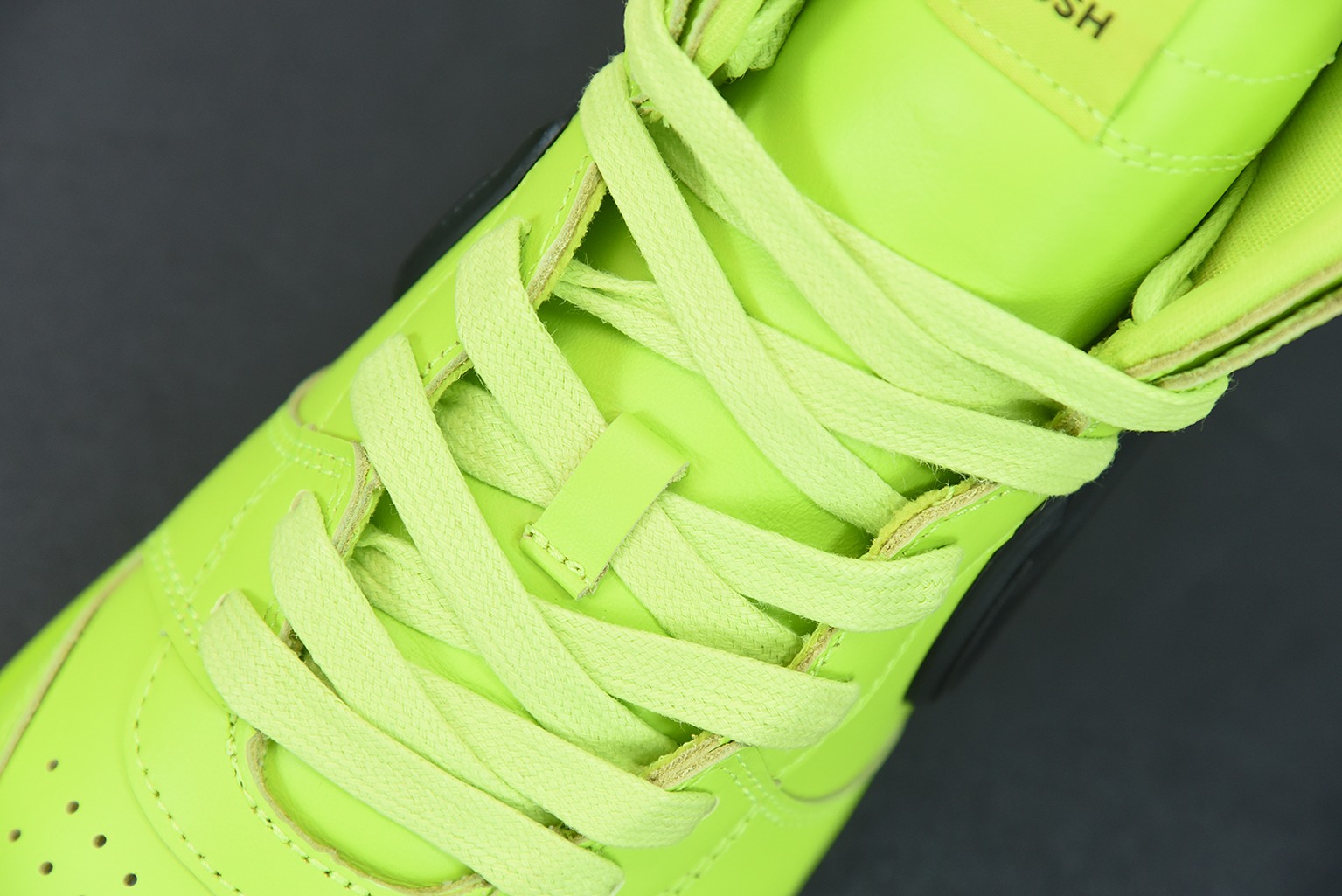 AMBUSH x SB Dunk High 滑板鞋高帮荧光绿大钩 货号:CU7544-300