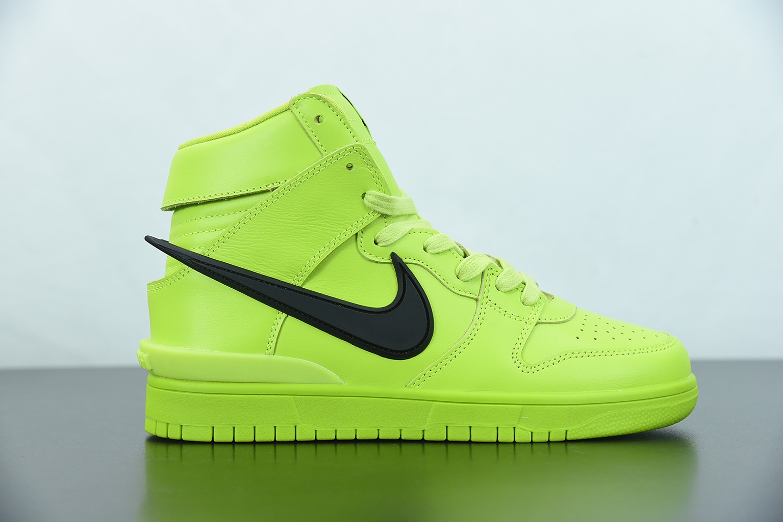 AMBUSH x SB Dunk High 滑板鞋高帮荧光绿大钩 货号:CU7544-300