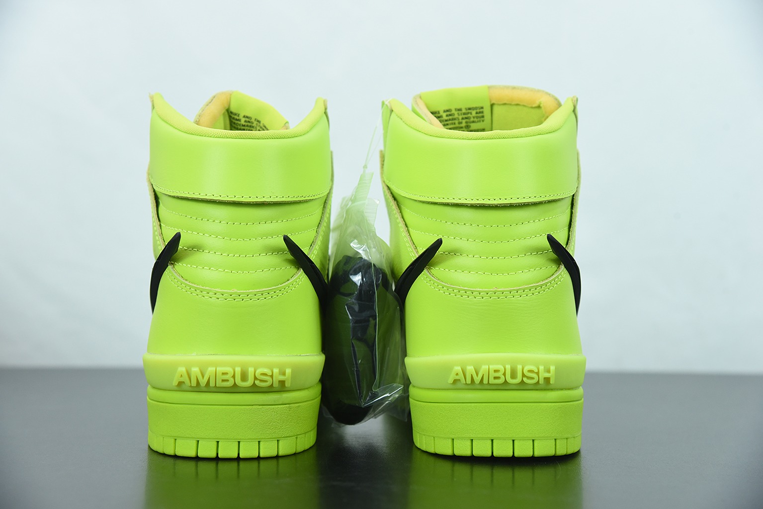 AMBUSH x SB Dunk High 滑板鞋高帮荧光绿大钩 货号:CU7544-300