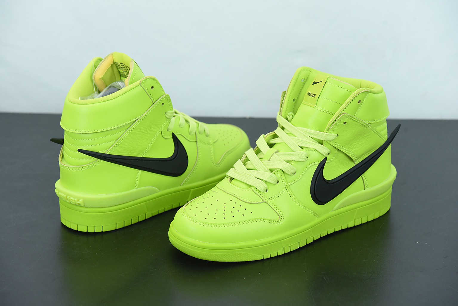AMBUSH x SB Dunk High 滑板鞋高帮荧光绿大钩 货号:CU7544-300