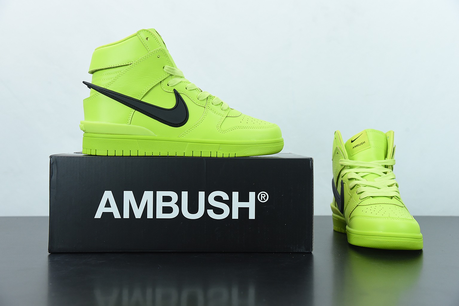 AMBUSH x SB Dunk High 滑板鞋高帮荧光绿大钩 货号:CU7544-300