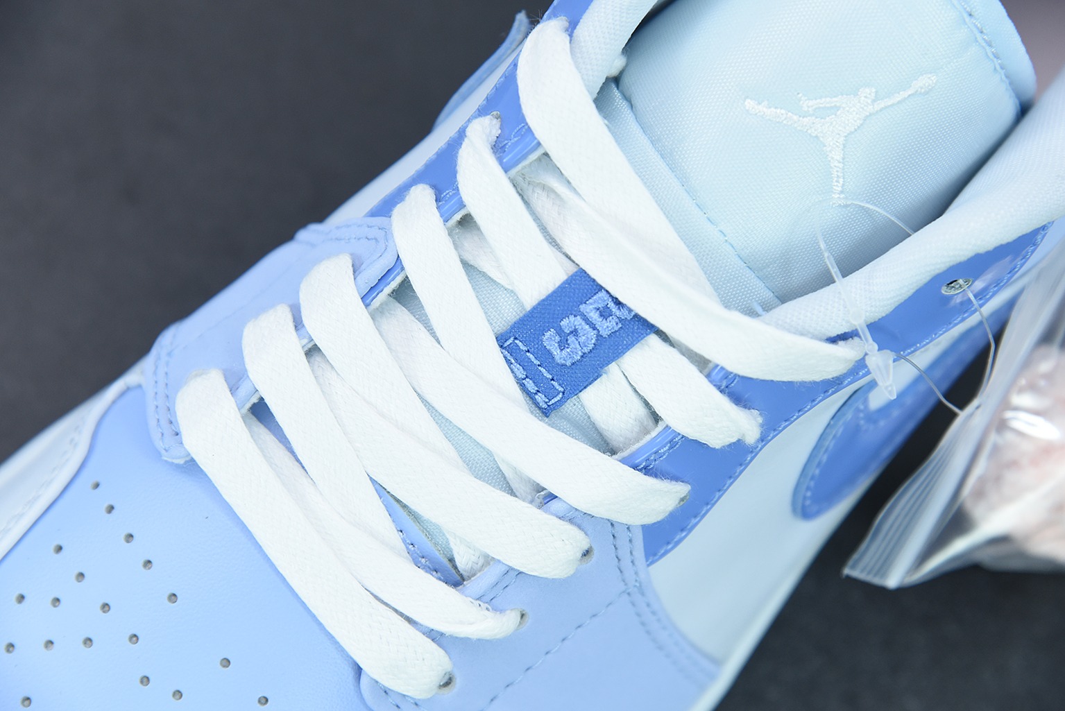 Air Jordan 1 Low Mighty Swooshers AJ1 低帮 雾霾蓝 动漫 货号：DM5442-040