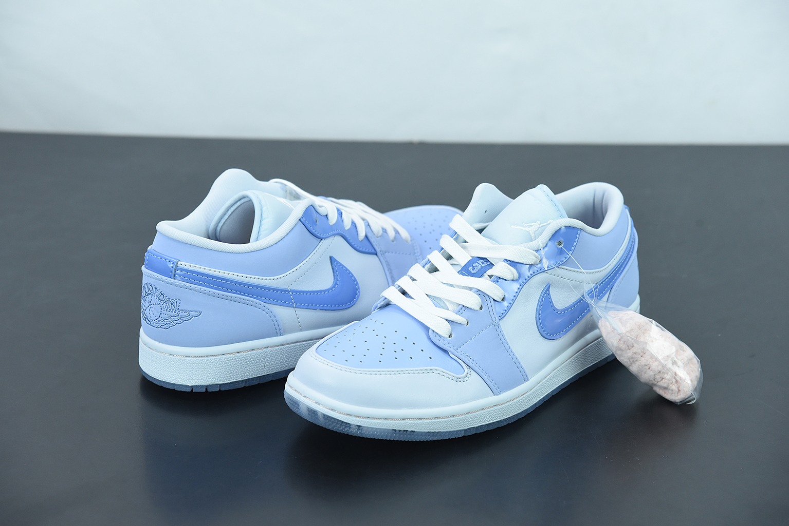 Air Jordan 1 Low Mighty Swooshers AJ1 低帮 雾霾蓝 动漫 货号：DM5442-040