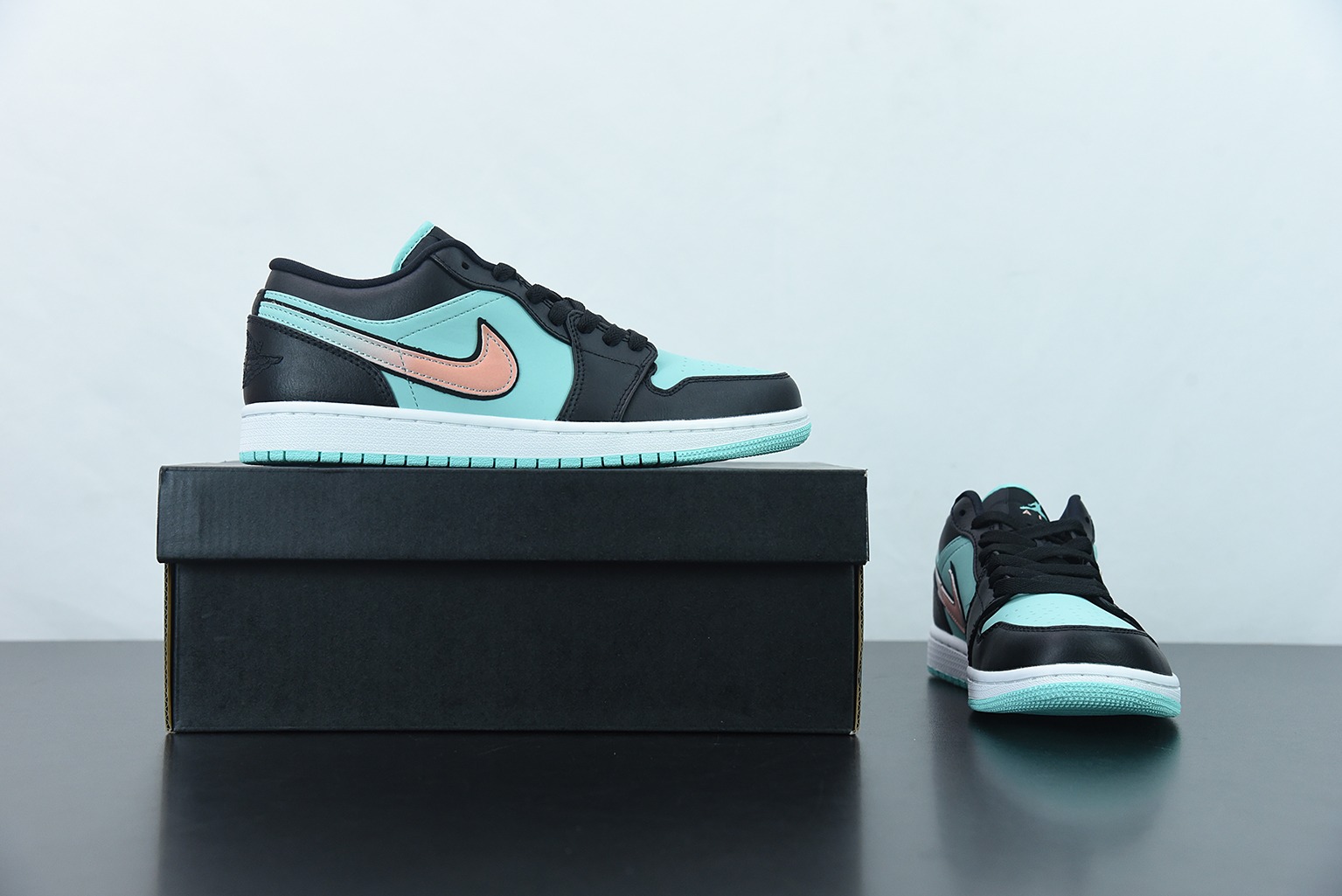 Air Jordan 1 Low 黑蒂芙尼 AJ1乔1低帮休闲板鞋 货号：CK3022-301