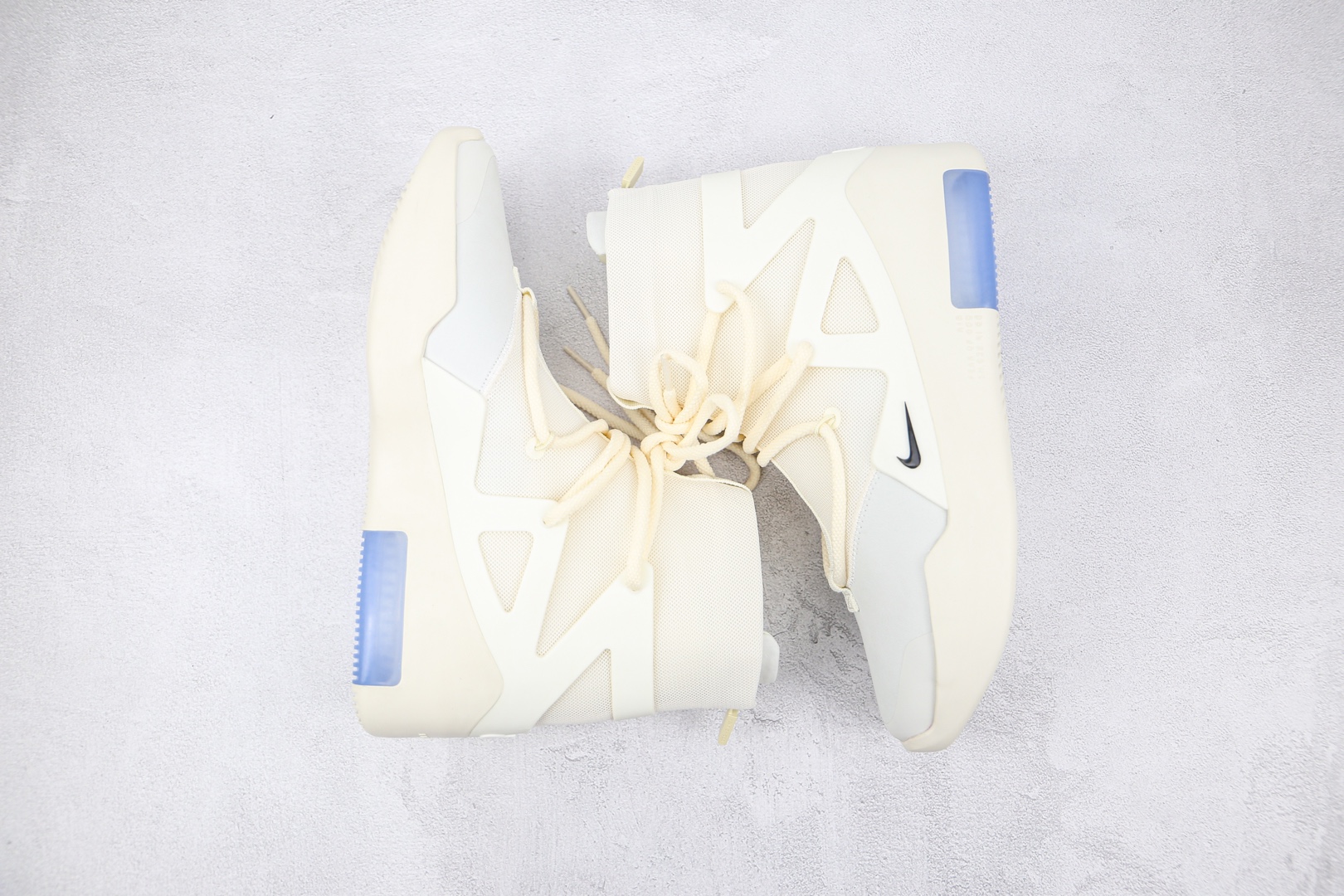 FOG x Air Fear of God 1 String High-Top Sneakers - Limited Edition 4 o 1fg9rpcqa1sf41bqn1d3n13e61rhq8i