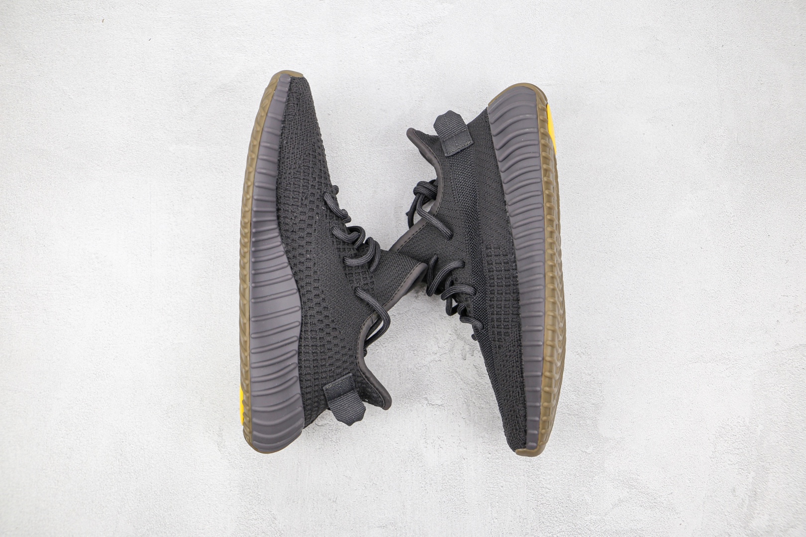 椰子 350 V2 巴斯夫 Yeezy Boost 350 V2 黑生胶 天使运动鞋