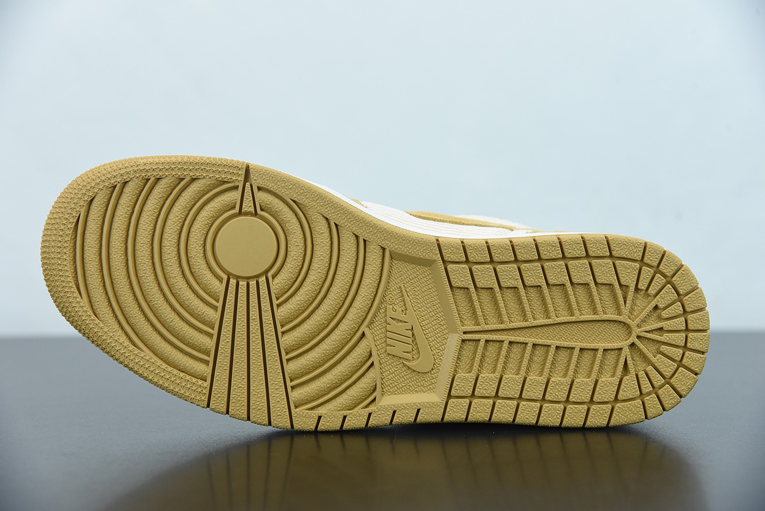 Air Jordan 1 AJ1 low 米白黄 灯芯绒 低帮篮球鞋货号:DH7820-700