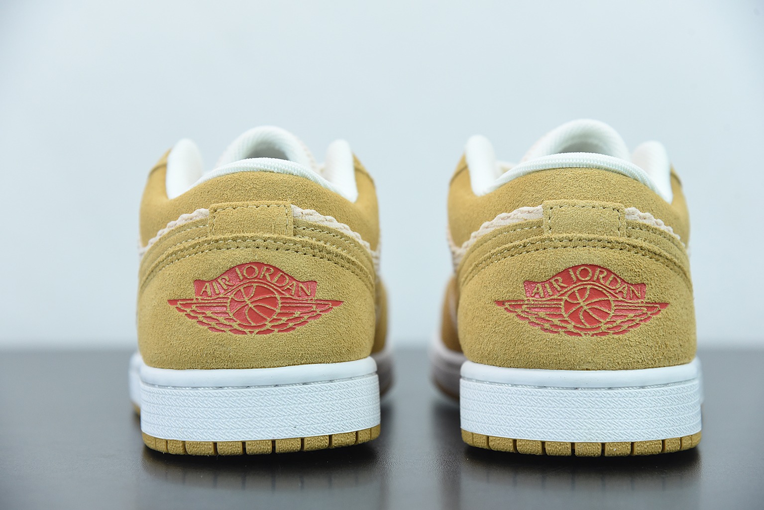 Air Jordan 1 AJ1 low 米白黄 灯芯绒 低帮篮球鞋货号:DH7820-700