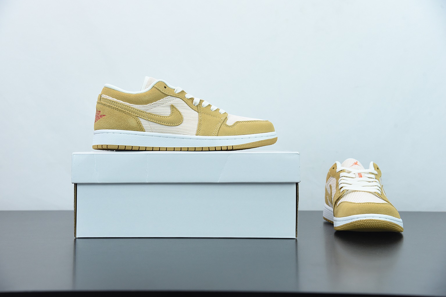 Air Jordan 1 AJ1 low 米白黄 灯芯绒 低帮篮球鞋货号:DH7820-700