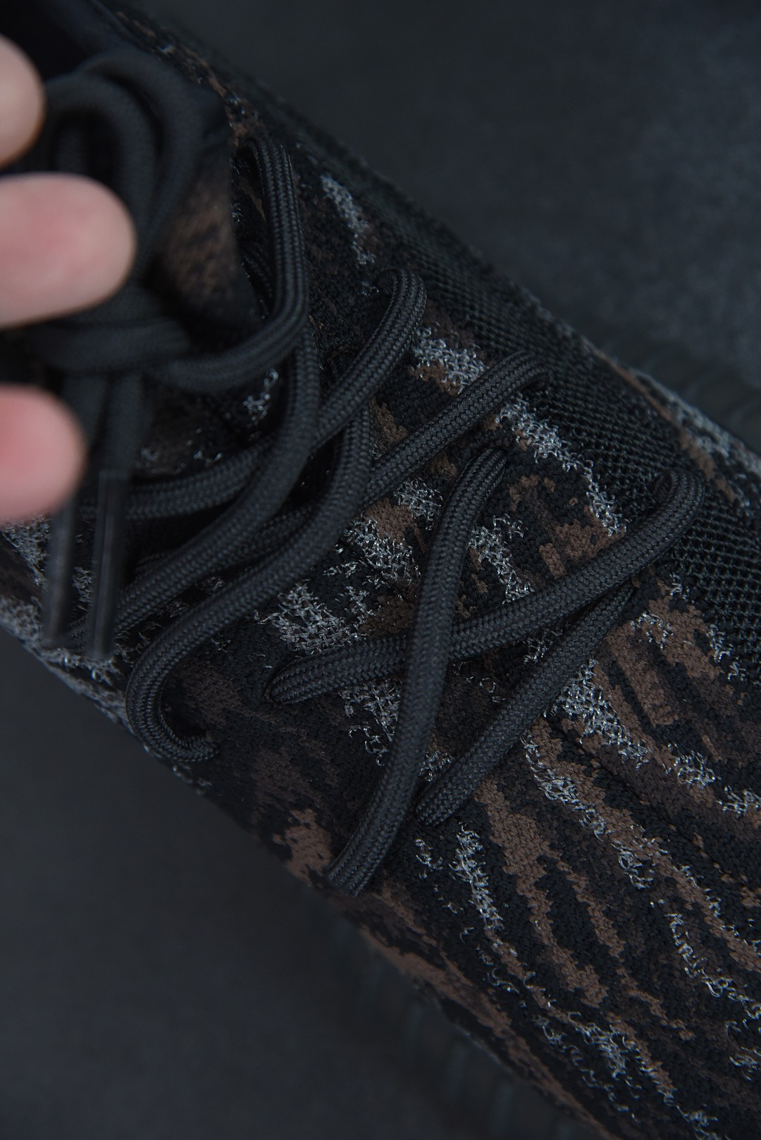 Yeezy 350 Boost V2"MX Rock" 黑岩石 大理石 MX RocK 黑琥珀 椰子运动跑鞋 货号:GW3774