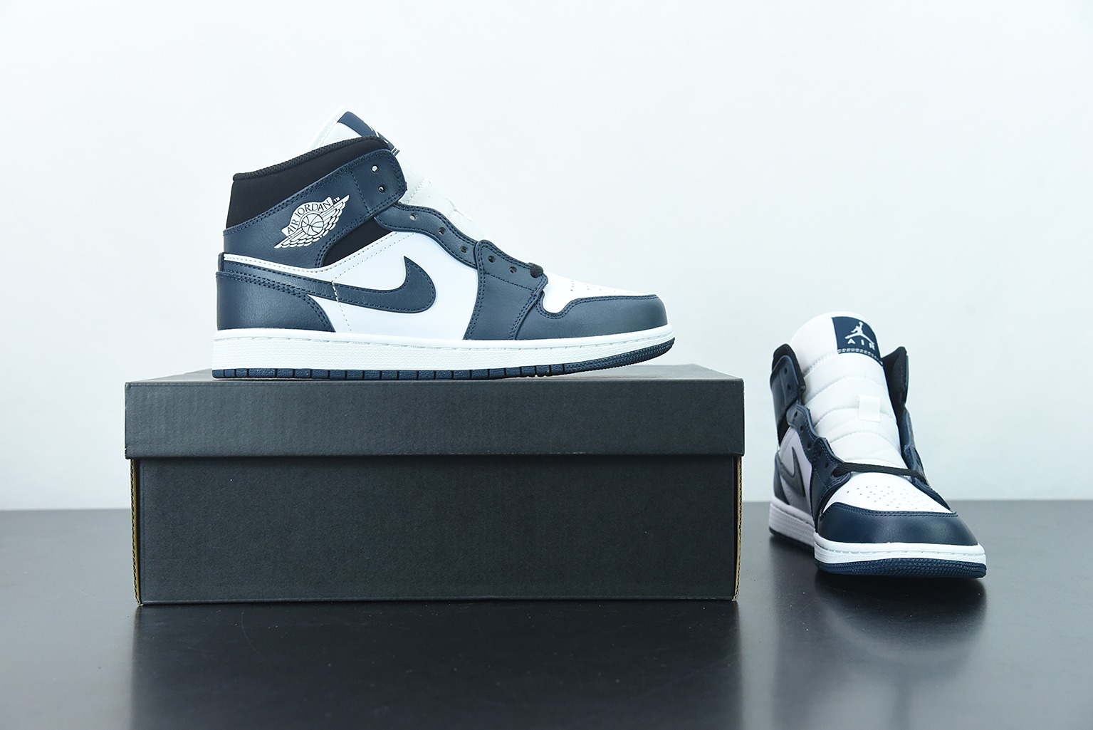 NK Air Jordan 1 Mid " Dark Team " AJ1乔1中帮文化篮球鞋 新黑曜石 货号：554724-411