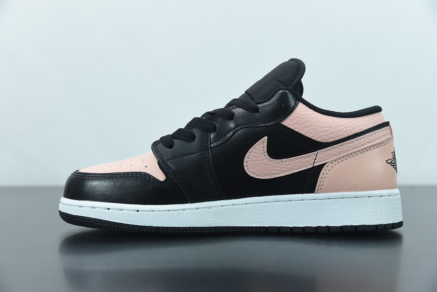 Air Jordan 1 Low AJ1 乔1黑粉 低帮文化休闲运动板鞋 货号：553560-034