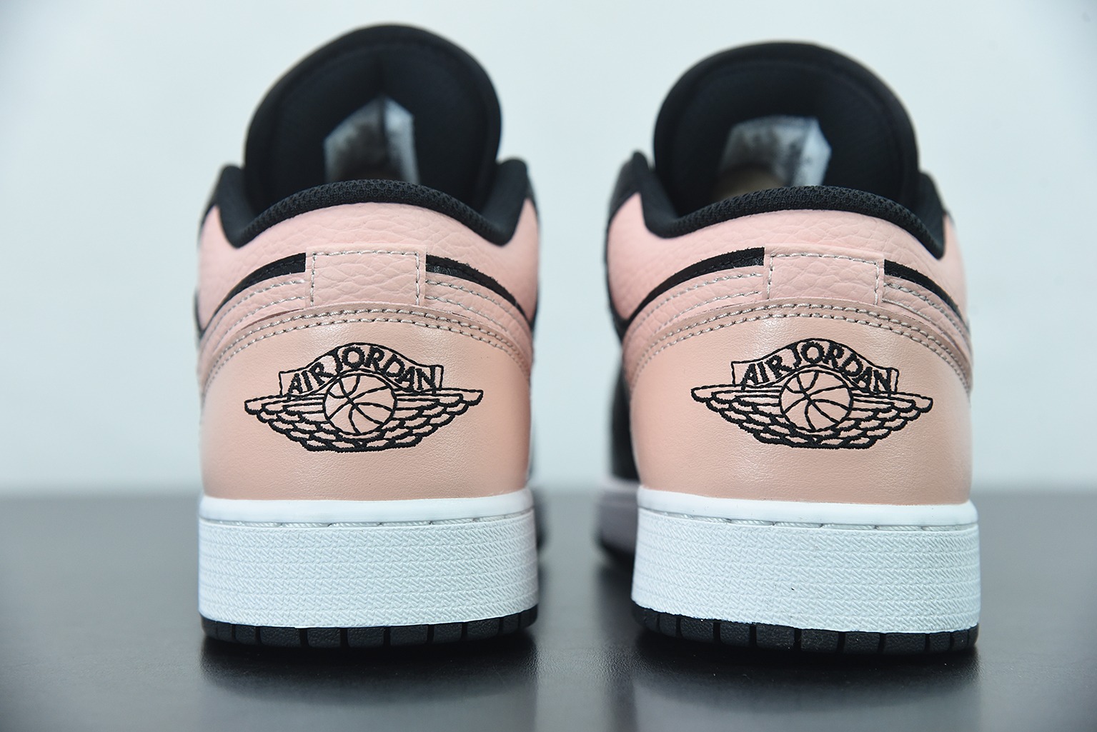 Air Jordan 1 Low AJ1 乔1黑粉 低帮文化休闲运动板鞋 货号：553560-034